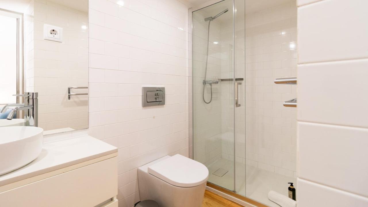 Central Stunning Duplex W/ Patio By Lovelystay Porto Exterior foto